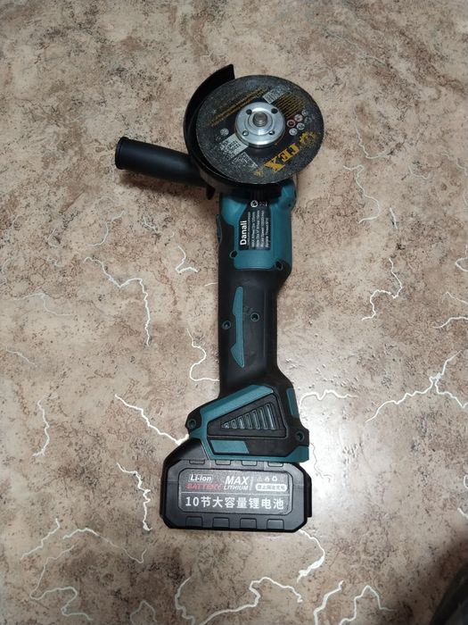 Болгарка аккумуляторная безщёточная