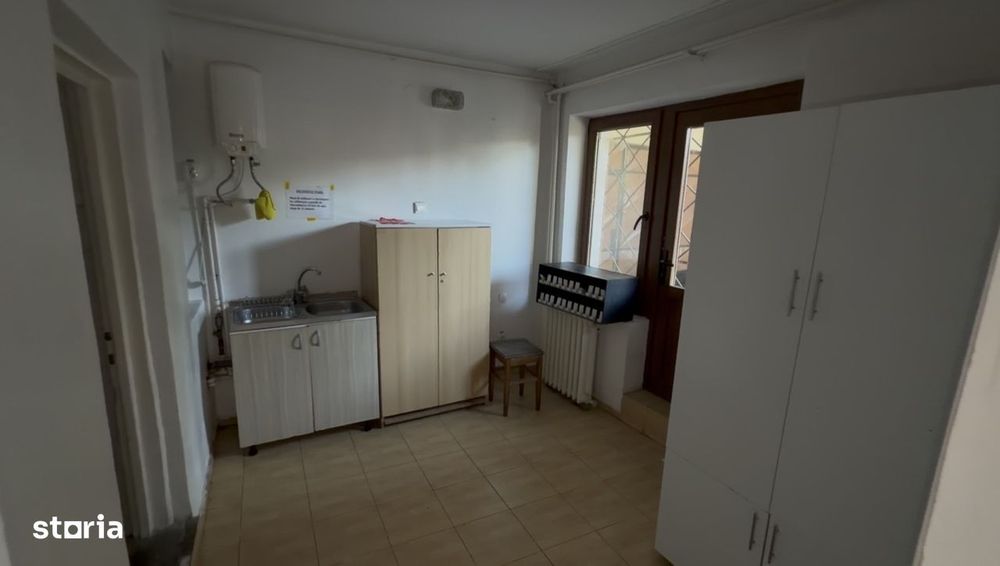 Spațiu comercial de închiriat , 75 mp , Sanpetru