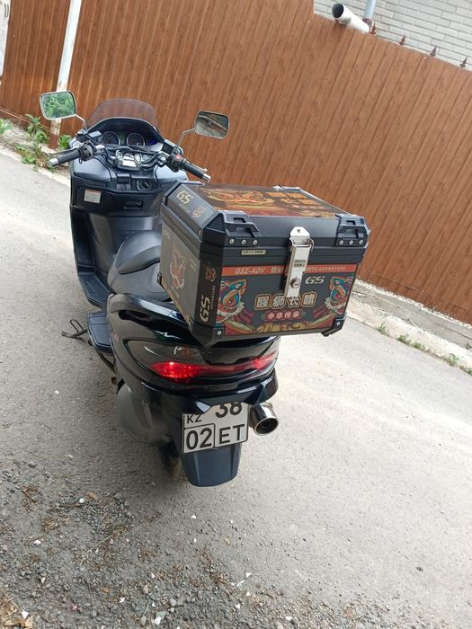 Продам макси скутер