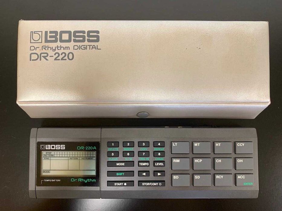 Boss DR-220a Dr Rhythm Vintage Drum Machine with Case and Manual