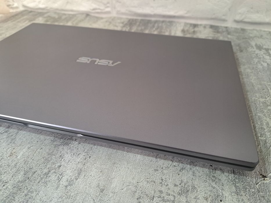 Продам ультрабук ASUS M509D (идеал)