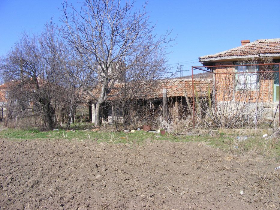 Продава се Къща в с. Вълчин, Област Бургас - 190 кв.м за 70 €/кв.м - Снимка #1