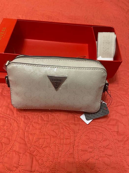 НАМАЛЕНИЕ 89 лв не 169 лв Guess Оригинална чанта през рамо