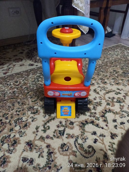 Машинка каталка для детей
