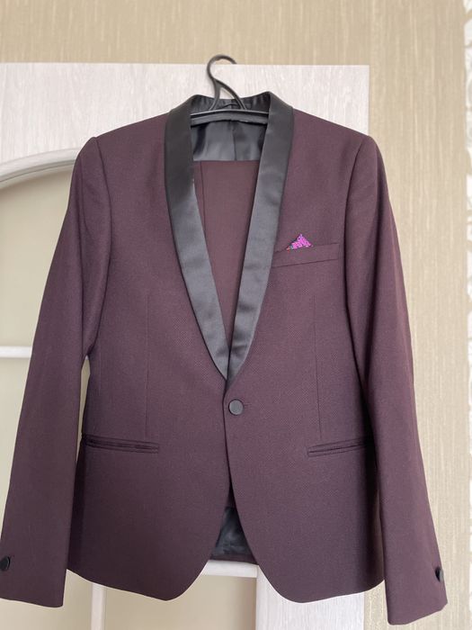 Продам классический костюм