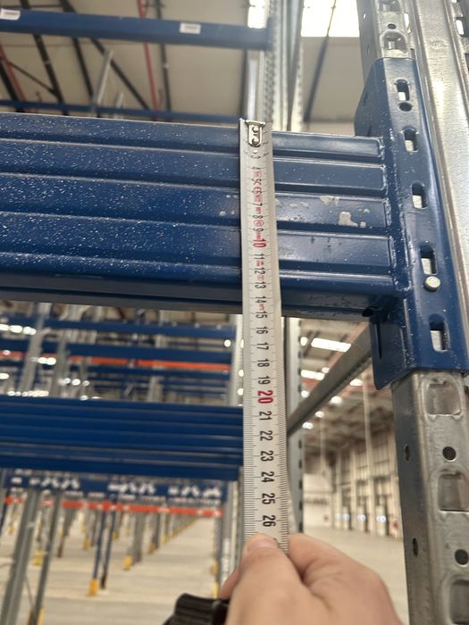 Lichidare de stoc la rafturi pentru depozitare industrială