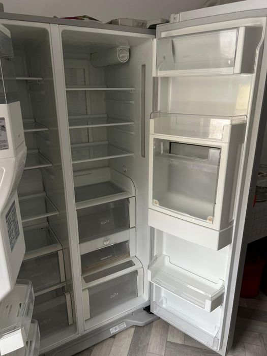 Продам холодильник LG