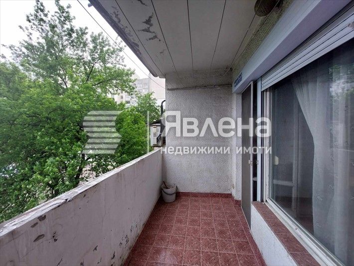 Продава се Тристаен апартамент в Ямбол, Център - 78 кв.м за 1475 €/кв.м - Снимка #2