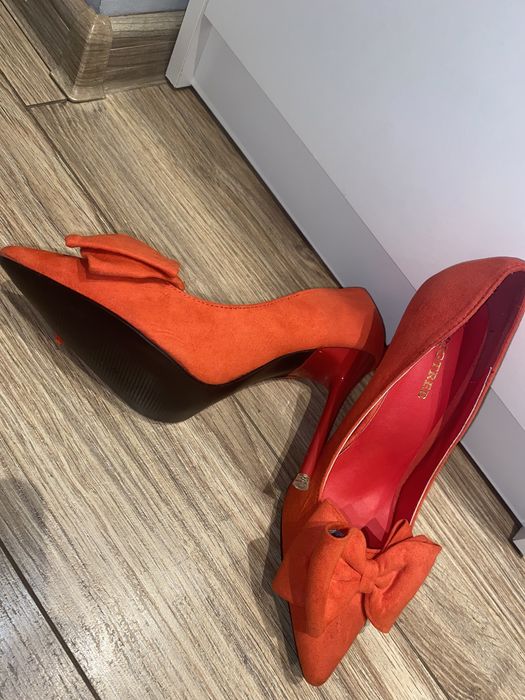 Vand pantofi stiletto rosii
