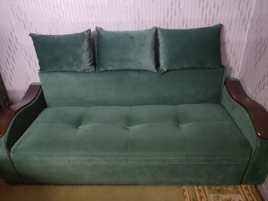 Продам диван в хорошем состояним
