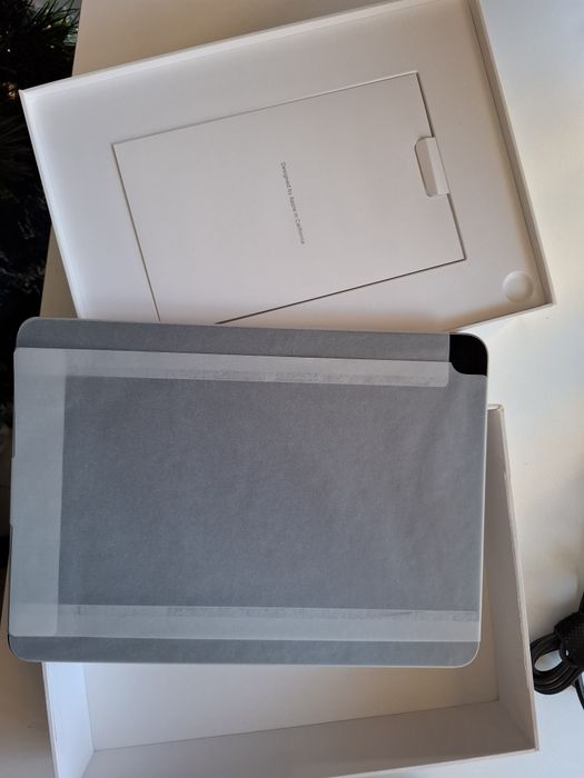 ЧИСТО НОВ iPad Air 11" (M3) – 256GB,Wi-Fi | НЕАКТИВИРАН