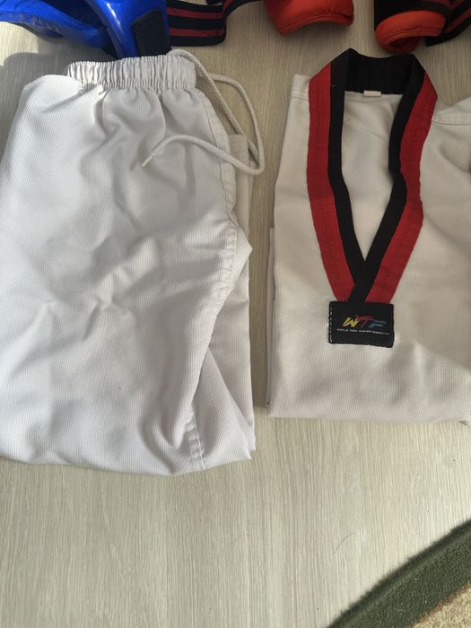Набор тхэквондо кимоно