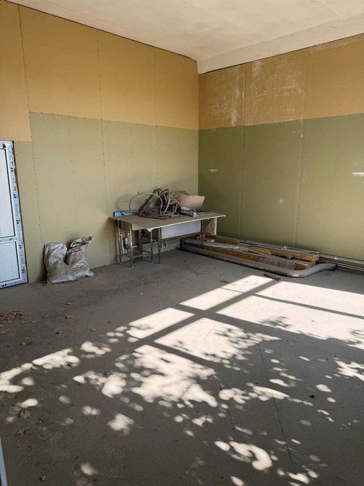 Сдается в аренду складское помещение.(2)этажа.