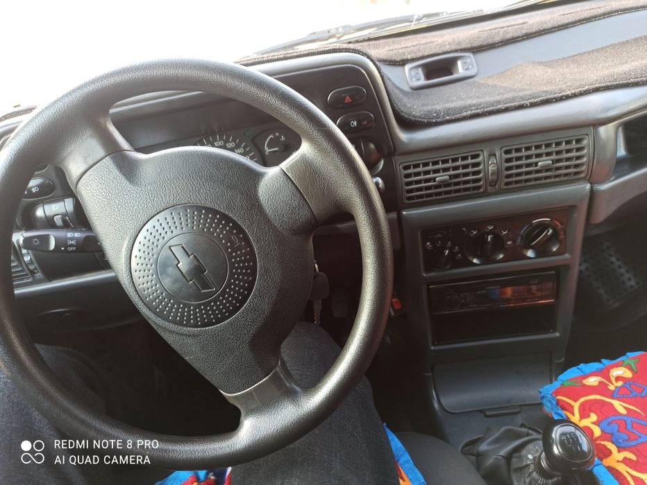 Kraskasi bor eshikda