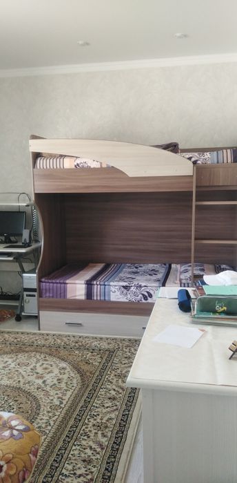 Кровать двухьярусная