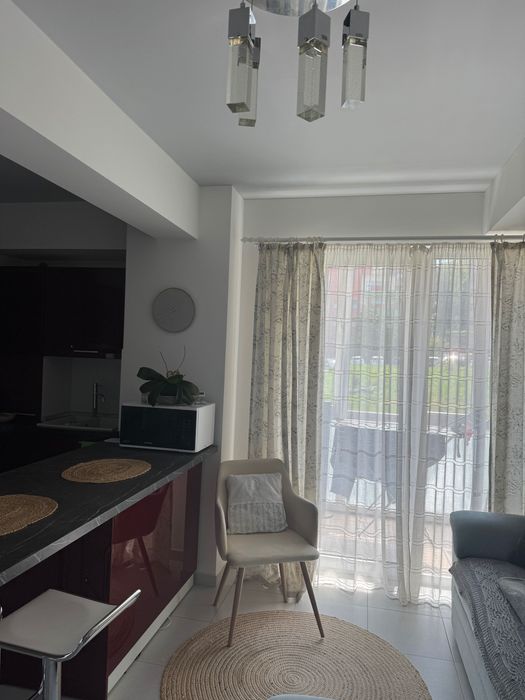 Inchiriez apartament