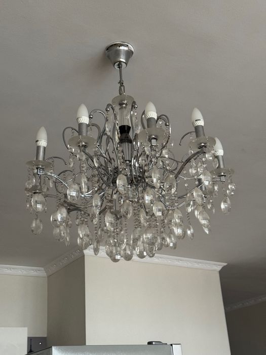 Люстра в классическом стиле для гостиной