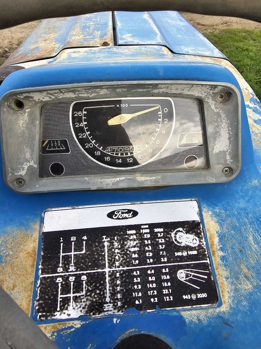 Tractor Ford 2000 si cositoare Lisicki