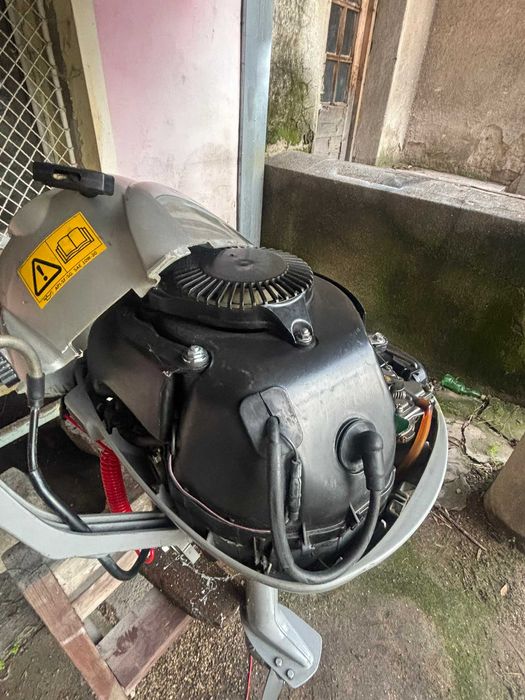 Извънбордов двигател