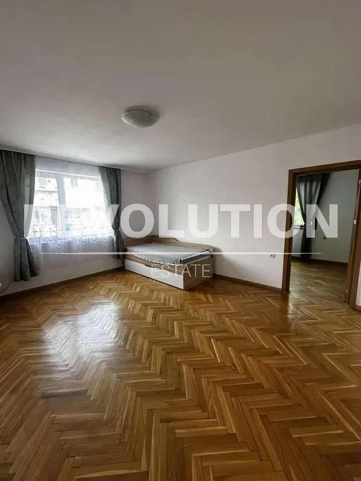 Дава се под наем Етаж от къща в Варна, Генералите - 120 кв.м за 1097.01 € - Снимка #2