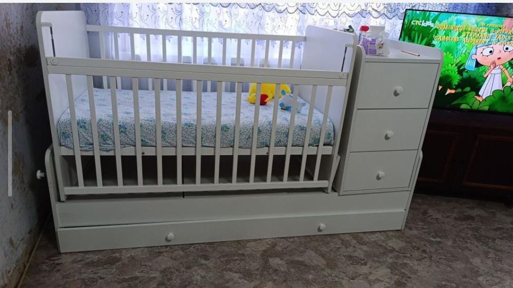 Детская кроватка