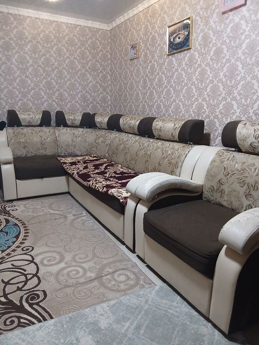 Диван угловой продается