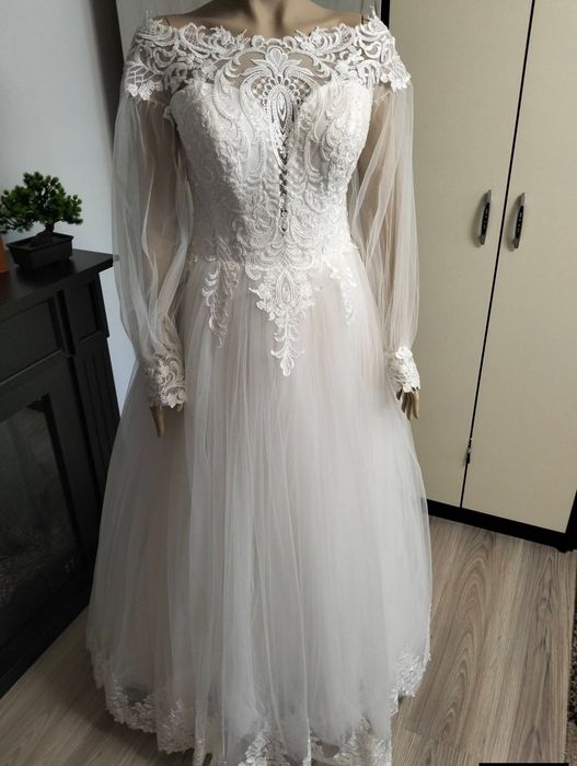 Vând rochie de mireasa plus voal