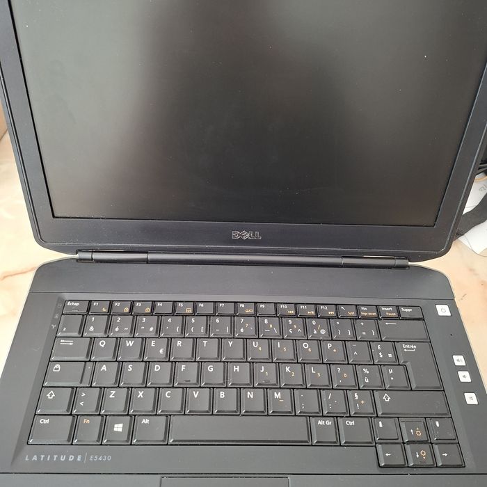 Laptop Dell Latitude 5430 i5 3210, 4gb, ssd 128 plus incarcator