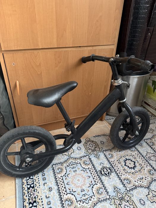 Продам детский беговел