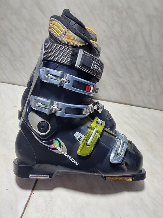 Clapari ski schi Salomon mondo 27,5 corespunde mărimii 41-42