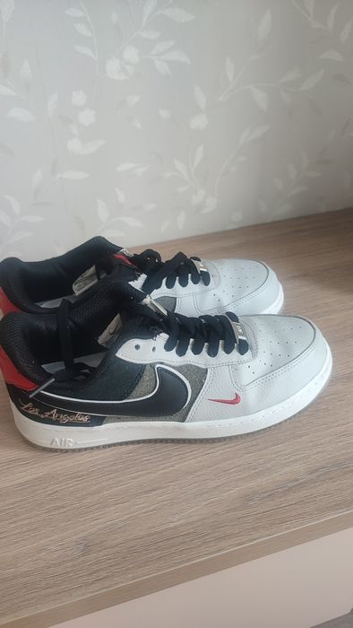 Продам кроссовки nike
