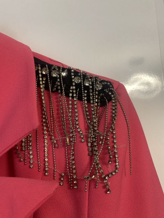 Дамски елегантен костюм