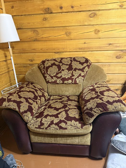 Диван углавой плюс кресло