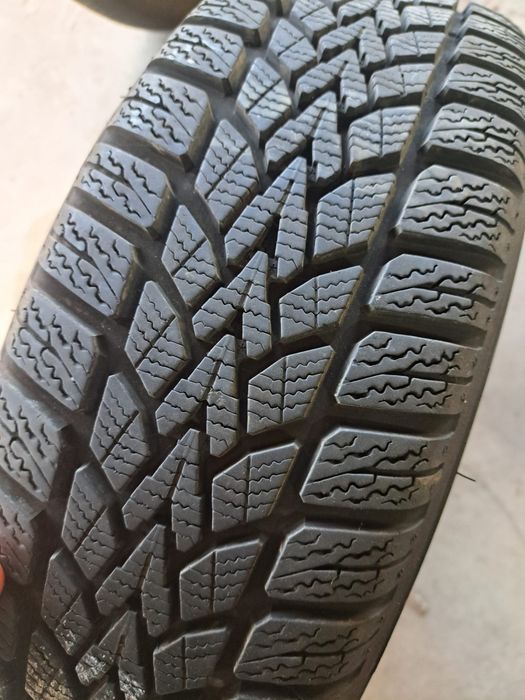 4 anvelope iarnă 185 60 r15 Dunlop
