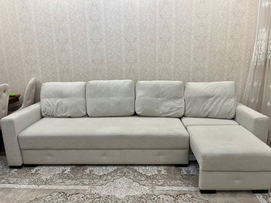 Продаю диван раздвижной с уголком