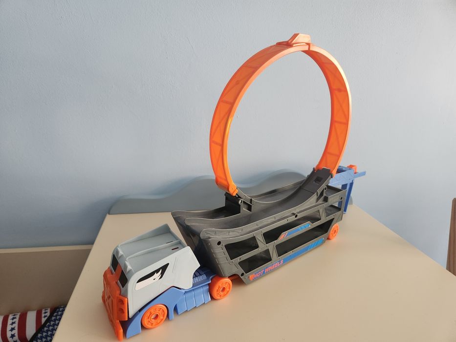 Камиони Hot wheels