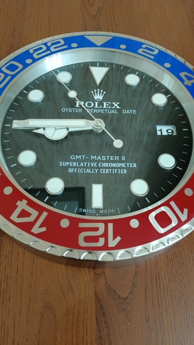 Продам настенные часы Ролекс