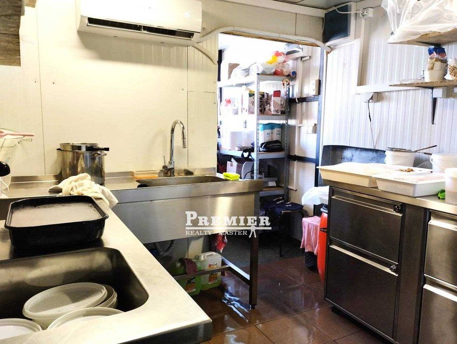 Продавам бизнес за улична храна, топ локация.