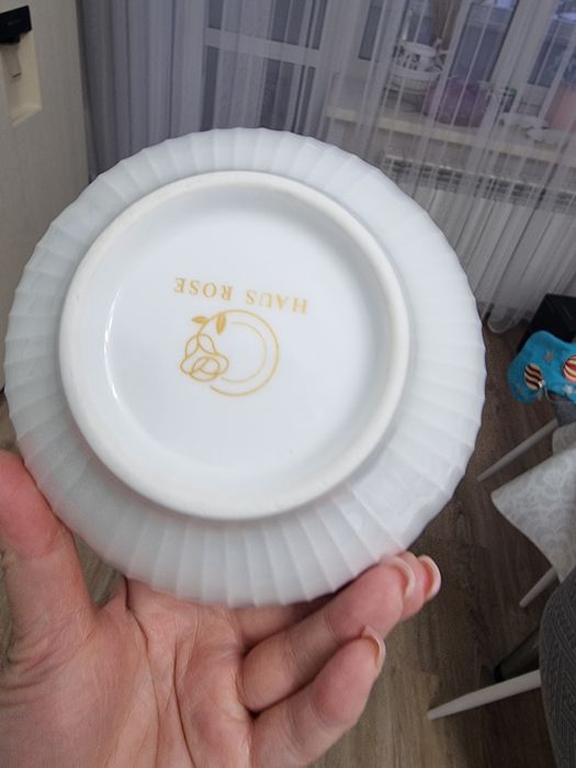 Продам белоснежный набор посуды