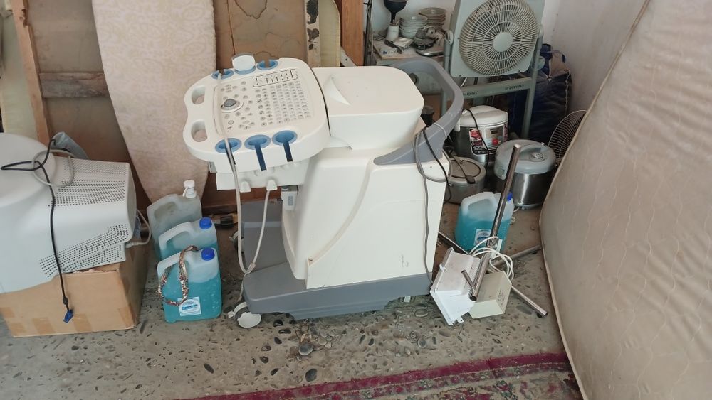 Срочно продаются аппарат для вытяжки поясничного отдела ,узи аппарат