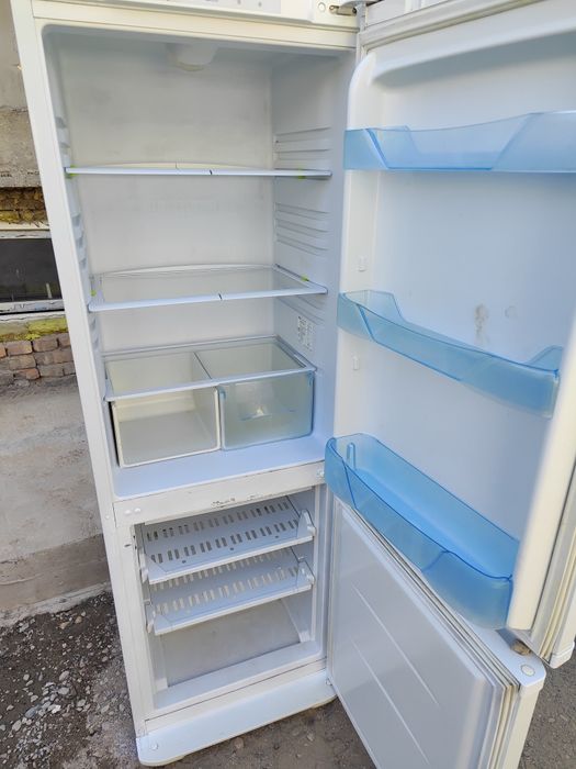 Холодильник рабочий