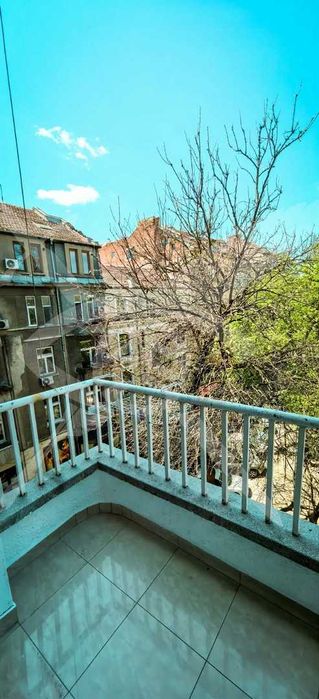 Дава се под наем Тристаен апартамент в София, Център - 100 кв.м за 997.05 € - Снимка #14