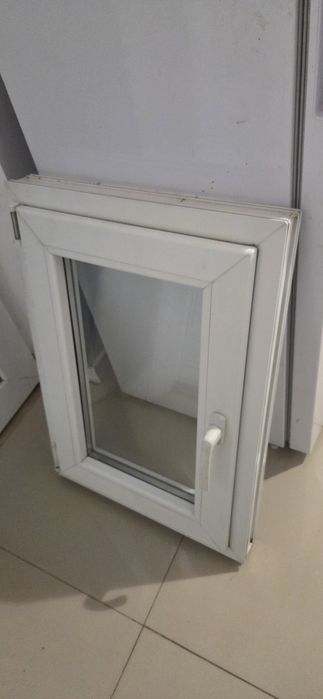 Fereastra de baie termopan deschidere dubla 53x75 cm