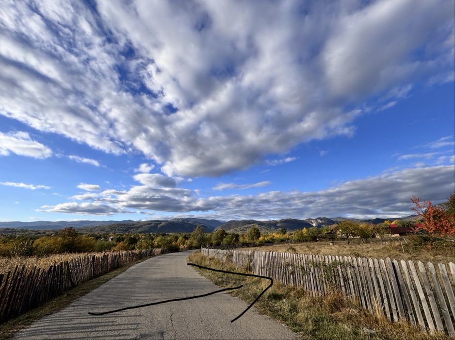 Vand teren intravilan - 3260 mp - ideal pensiune/turism