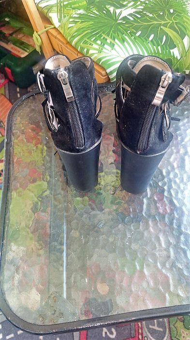 Sandale negre elegante