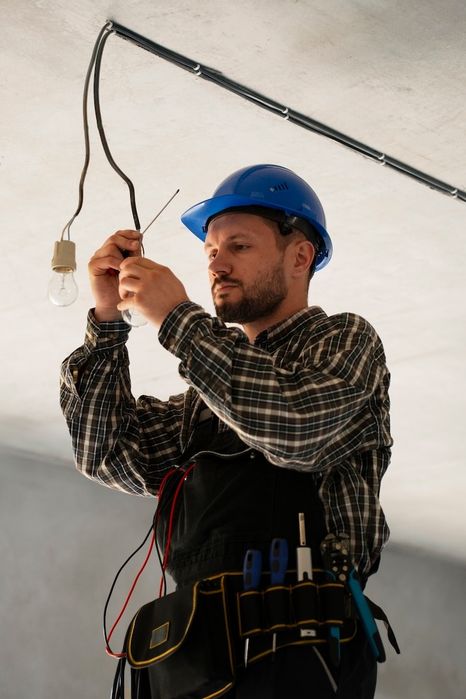 електирик хизмати   електира мантаж ишларини киламиз elektr uz xizmata