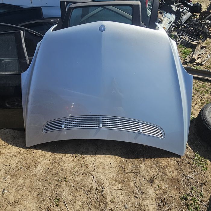 Преден капак за R classa Mercedes  C775