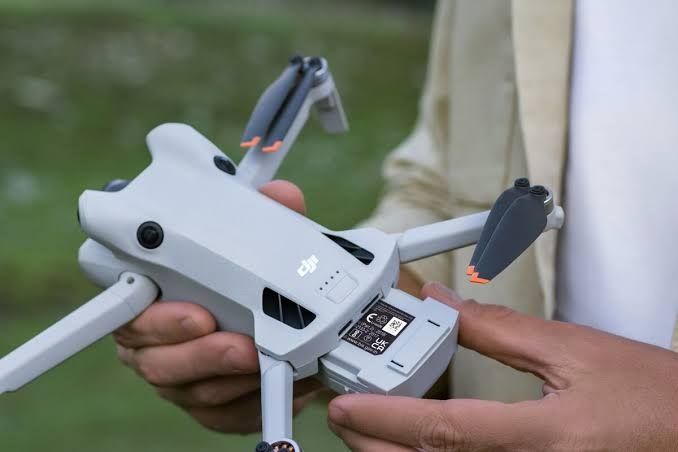 DJI mini 4 pro дрон квадрокоптер