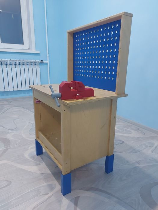 Продам столярный столик Икеа