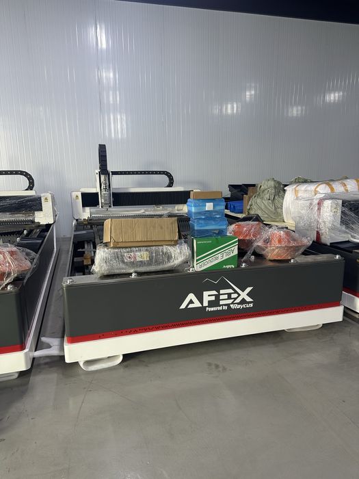 Лазер ускунаси 1500/3000 Вт источник Raycus